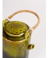 Théière Hoa Bien verte en céramique - anse en rotin tressé