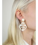Pierced lace-shaped earrings in hoof