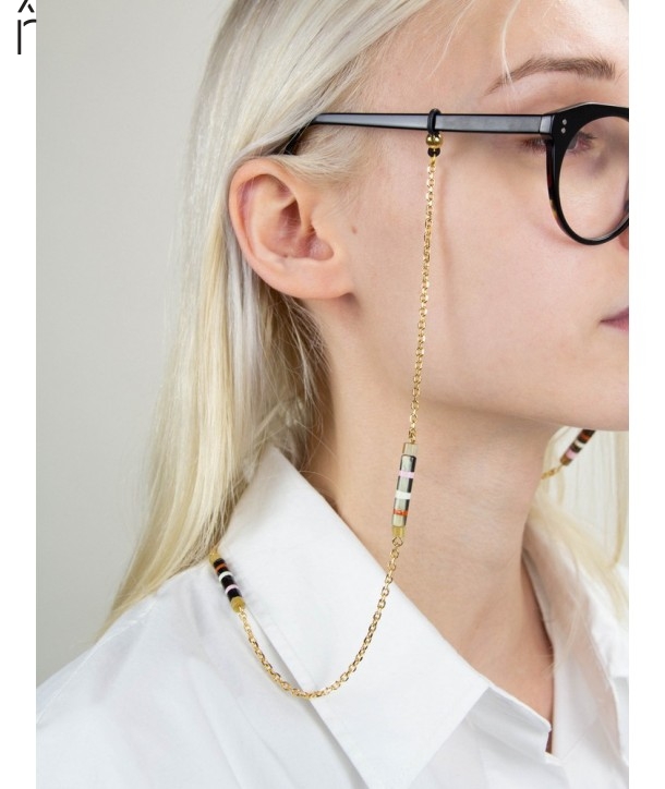 Capsule glasses chain in brass, hoof and lacquer