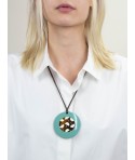 Pendentif rond aux motifs Ginkgo avec laque kaki et ivoire