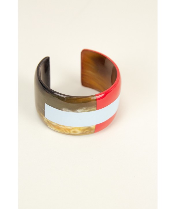 Sinh Nhat cuff in hoof with two-tone lacquer in size S
