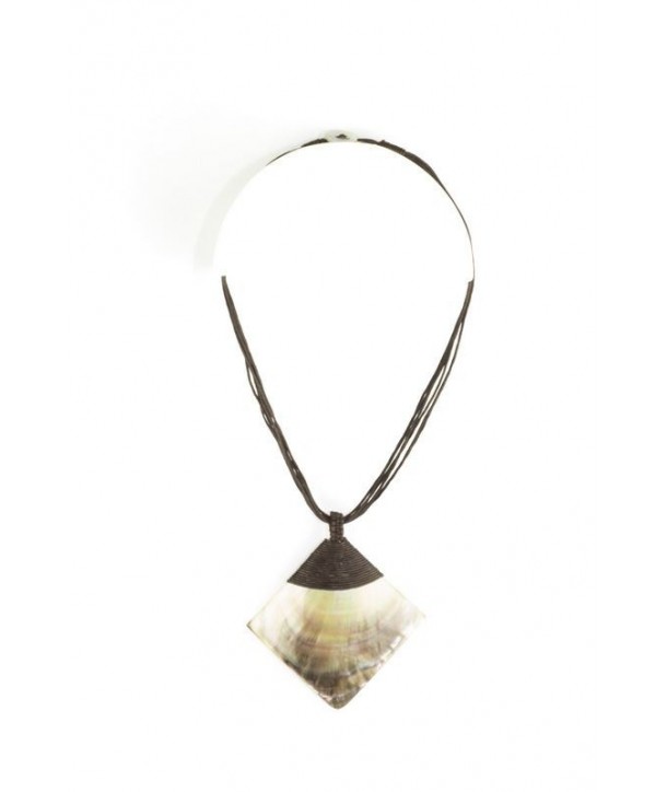 Brown moter-of-pearl rhombus pendant sheathed in brown cotton