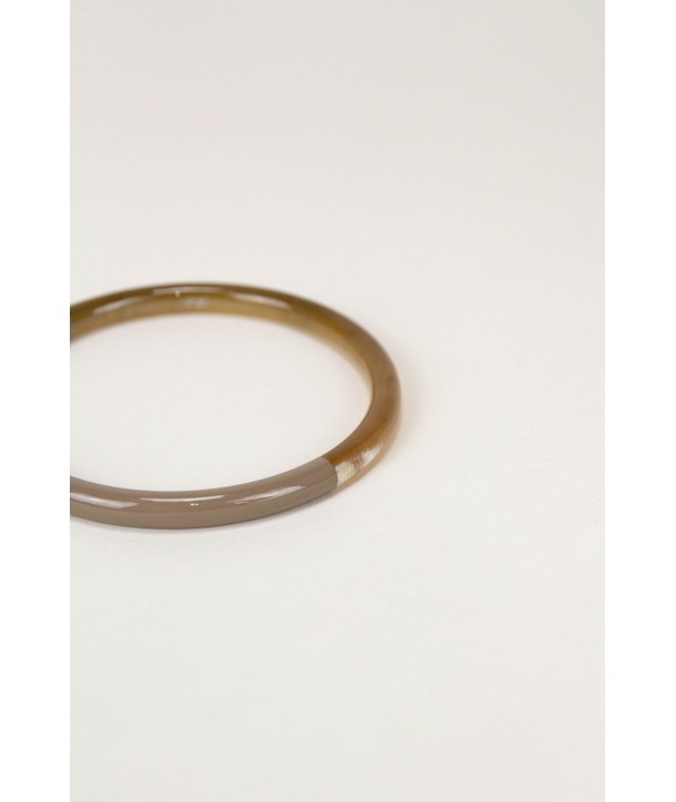 Single bangle in blond horn and coffee cream lacquer size S