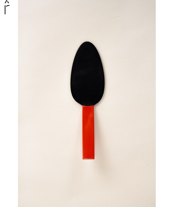 African black horn with red laquer tarte server