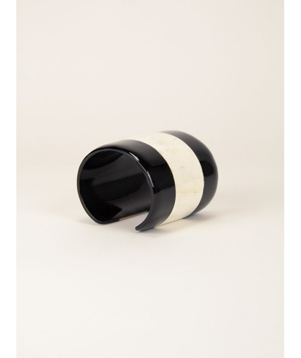 Cuff in blond and black horn