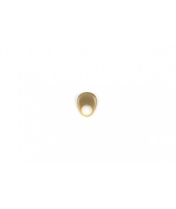 Bague haute arrondie en corne blonde