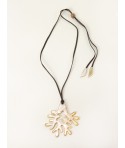 Pendentif grand corail en corne blonde