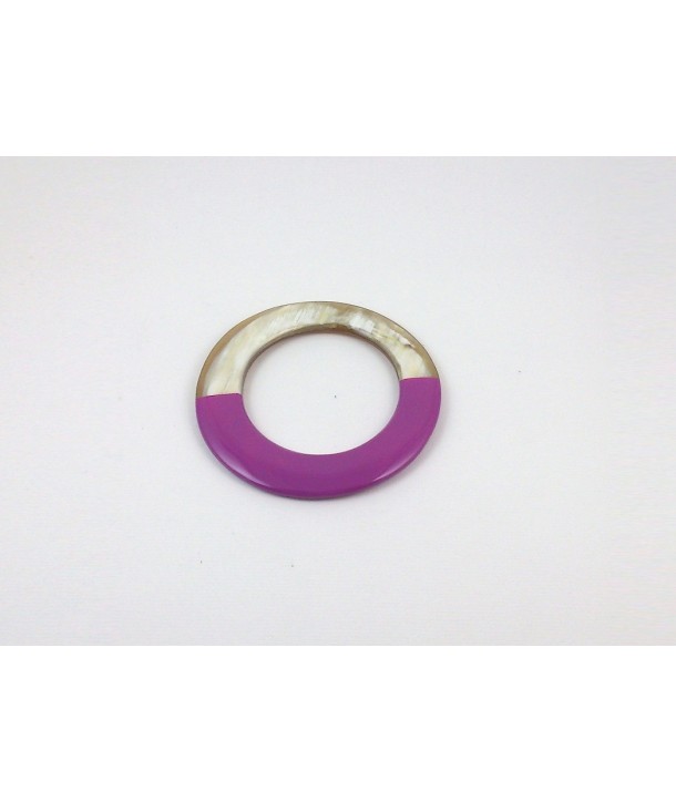 Thick elliptical bracelet in blond horn and fuchsia lacquer