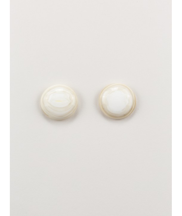Earrings with clips Mount in blond horn