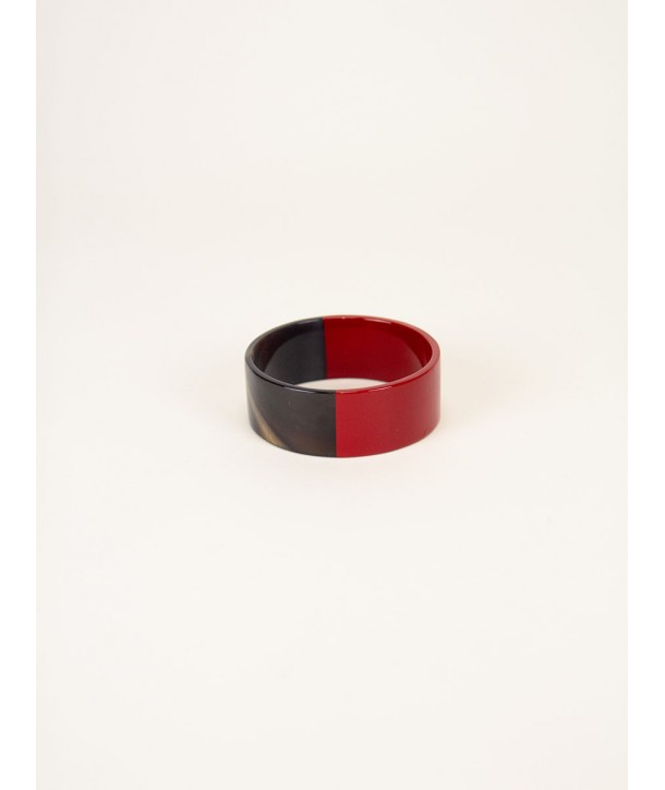 Bracelet plat en corne laqué rouge