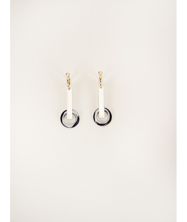 Boucles d'oreilles pendule en corne blonde et corne noire