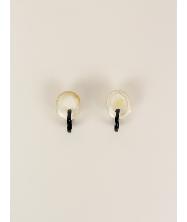 Cotton earrings in blonde and black horn