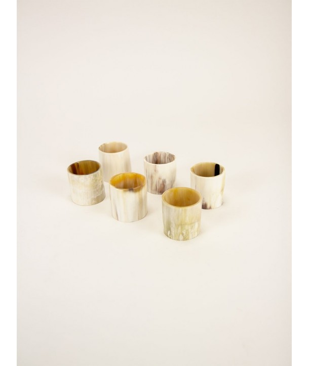 Set of 6 napkin rings in blond horn