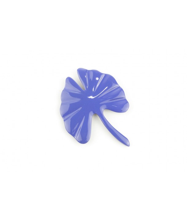 Grande broche gingko laquée bleu indigo