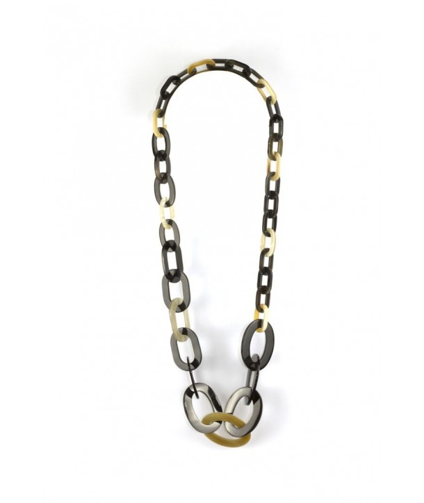 3-size flat oval rings long necklace in blond and black horn