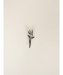 Black horn lizard brooch with marbled horn