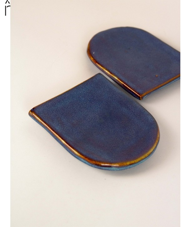 Set of 2 small Hoa Bien blue ceramic platters