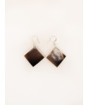 Boucles d'oreilles carrées en corne noire marbrée