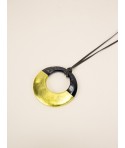 Pendentif petit anneau irrégulier laqué or