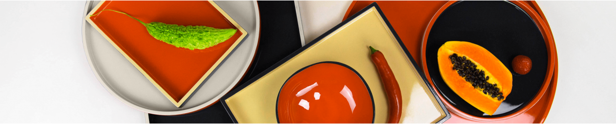 Lacquered trays and bowls